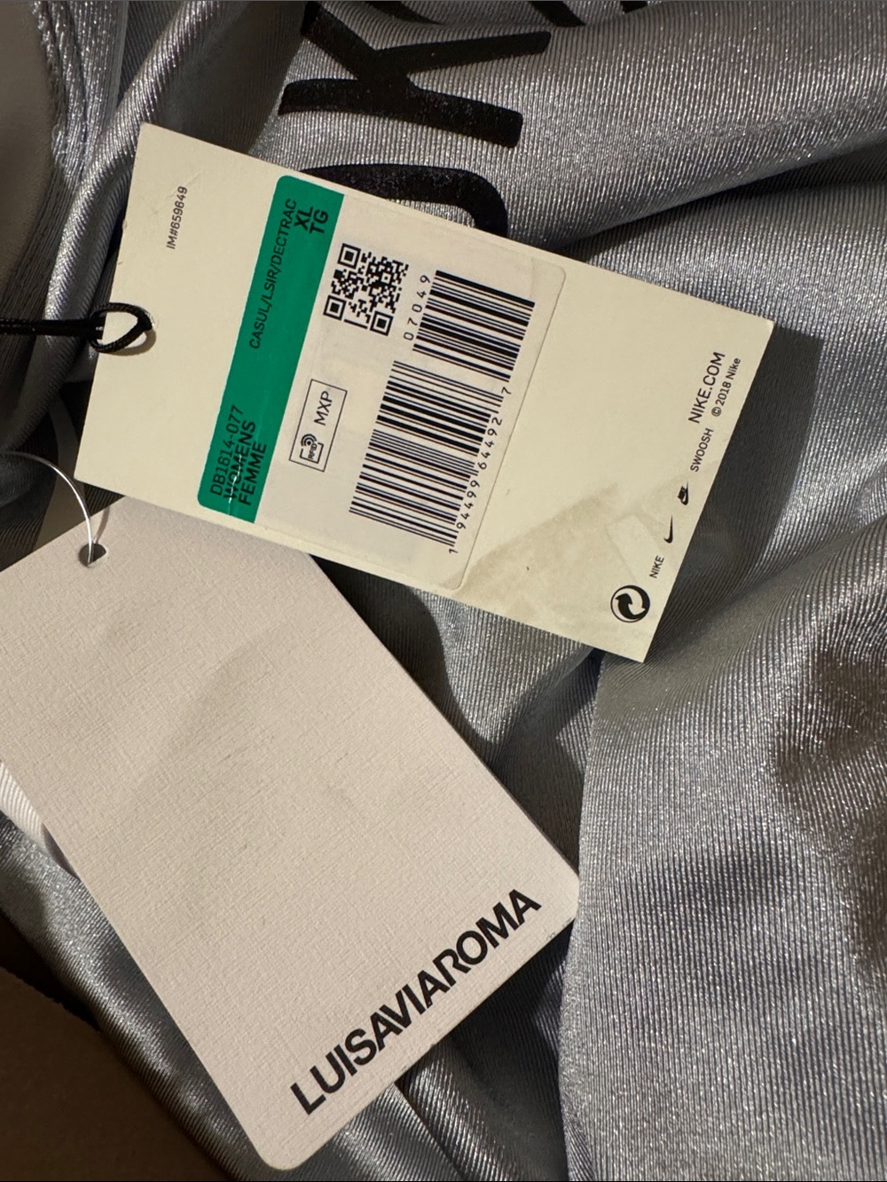 Nike Silver and White 'Brooklyn' Long Sleeve Athletic Top XL - Picture 5 of 8
